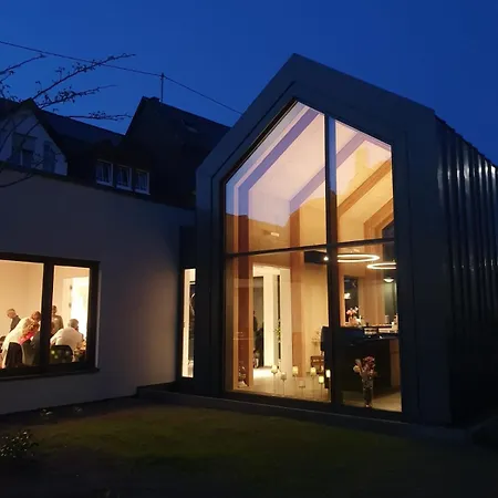 招待所 Gaestehaus Kiebel 3*