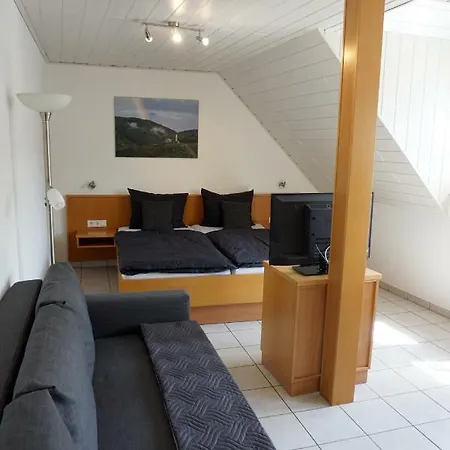 Gaestehaus Kiebel Pensión Lösnich
