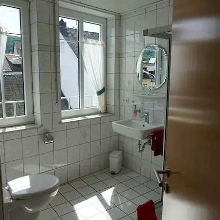 Gaestehaus Kiebel 招待所 3*