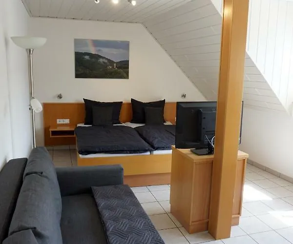 Gaestehaus Kiebel Casa de hóspedes Lösnich