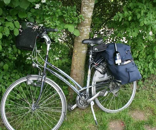 招待所 Gaestehaus Kiebel 3*